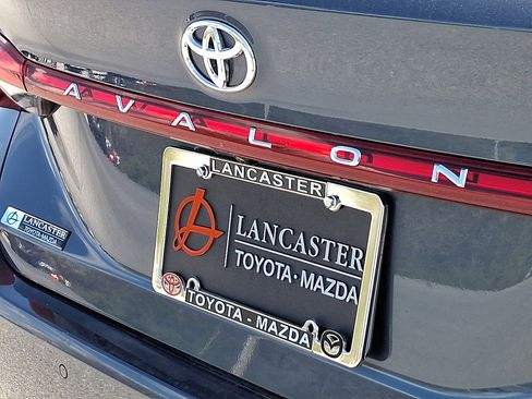 Certified 2022 Toyota Avalon Limited image 30