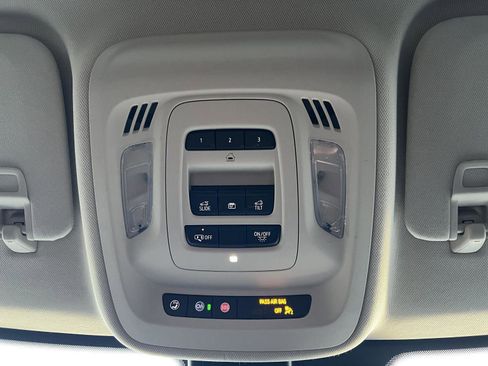 Used 2021 Buick Envision Essence w/ Technology Package I image 42