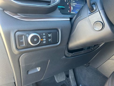 Used 2022 Ford Explorer Limited w/ Limited Technology Package image 21