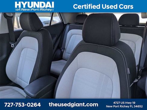 Certified 2023 Hyundai Venue SEL image 7