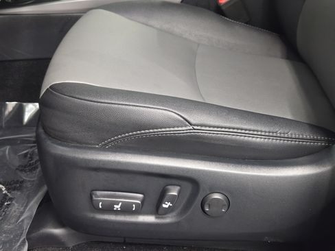 Used 2022 Toyota 4Runner SR5 Premium w/ Moonroof Package RWD image 25