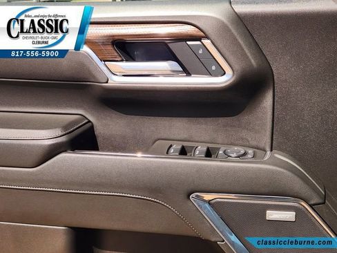 Used 2025 Chevrolet Silverado 1500 LT Trail Boss w/ Convenience Package II image 29