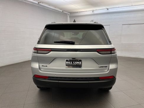 New 2025 Jeep Grand Cherokee Limited w/ Black Appearance Package image 4