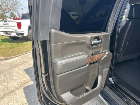 Used 2022 GMC Sierra 1500 Denali w/ Denali Premium Package image 9