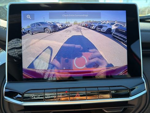 New 2026 Jeep Compass Latitude image 32