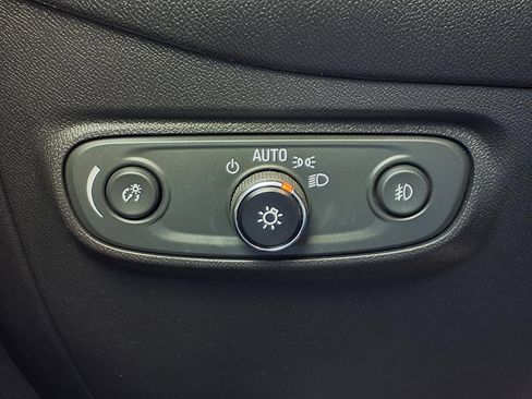 Used 2020 Chevrolet Equinox Premier FWD image 22