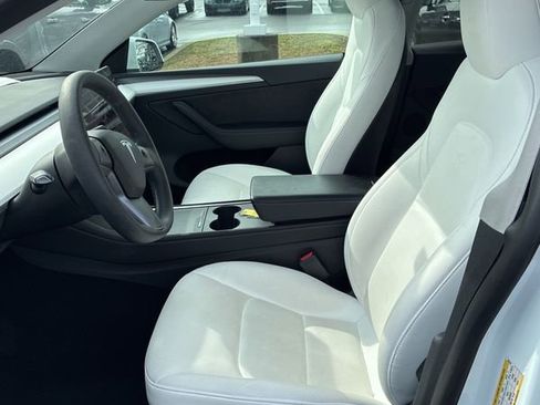 Used 2023 Tesla Model Y Long Range image 10