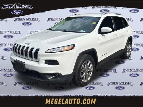 Used 2016 Jeep Cherokee Latitude FWD image 1