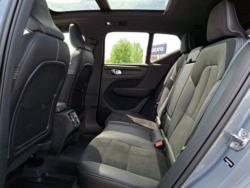 Used 2021 Volvo XC40 T5 R-Design w/ Climate Package AWD/4WD image 10