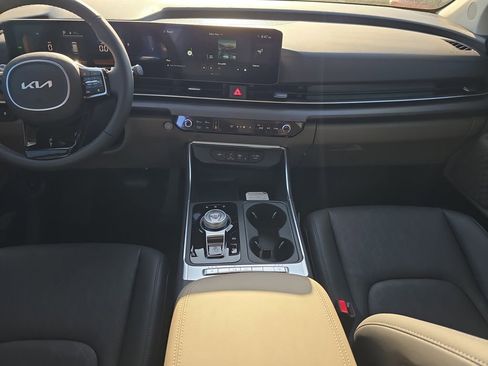 New 2026 Kia Carnival EX FWD image 14