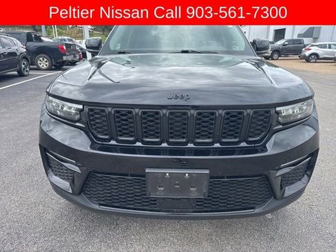 Used 2023 Jeep Grand Cherokee Limited w/ Black Appearance Package image 8