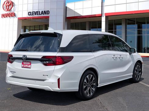 Used 2025 Honda Odyssey Elite image 7