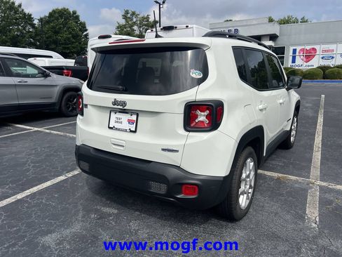 Used 2021 Jeep Renegade Latitude w/ Convenience Group FWD image 3