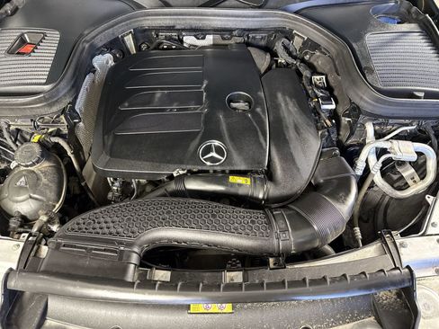 Used 2021 Mercedes-Benz GLC 300 4MATIC image 27