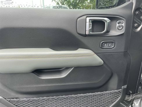 New 2025 Jeep Gladiator Mojave w/ Safety Group image 28