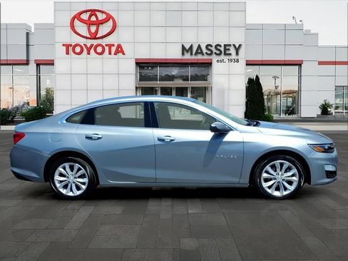 Used 2023 Chevrolet Malibu LT FWD image 2