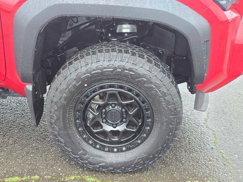 Certified 2025 Toyota 4Runner TRD Off-Road image 10