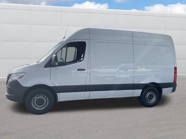 Used 2023 Mercedes-Benz Sprinter 1500 image 2