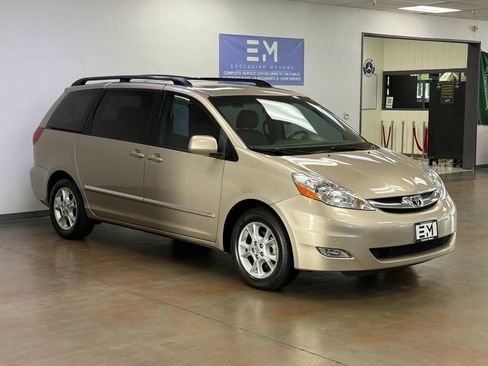 Used 2006 Toyota Sienna XLE Limited FWD image 2