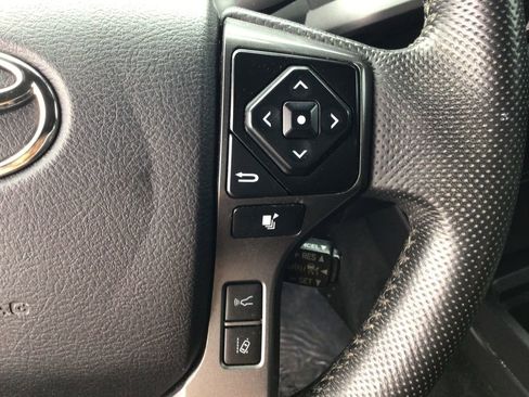 Used 2021 Toyota Tacoma TRD Sport w/ Technology Package image 23