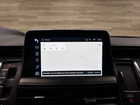 Used 2023 Chevrolet Suburban Premier image 8