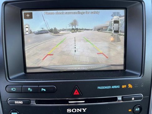 Used 2018 Ford Explorer Platinum image 33