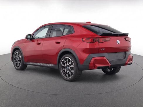 Used 2026 BMW X2 xDrive28i AWD/4WD image 4
