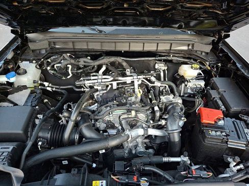 Used 2025 Ford Bronco 2-Door AWD/4WD image 28