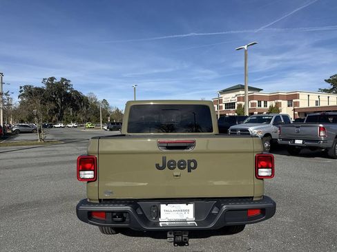 New 2025 Jeep Gladiator Sport AWD/4WD image 4