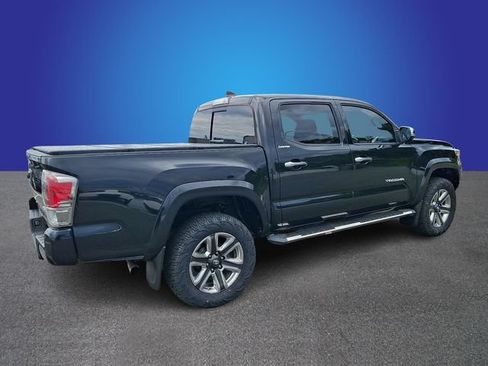 Used 2018 Toyota Tacoma Limited AWD/4WD image 5