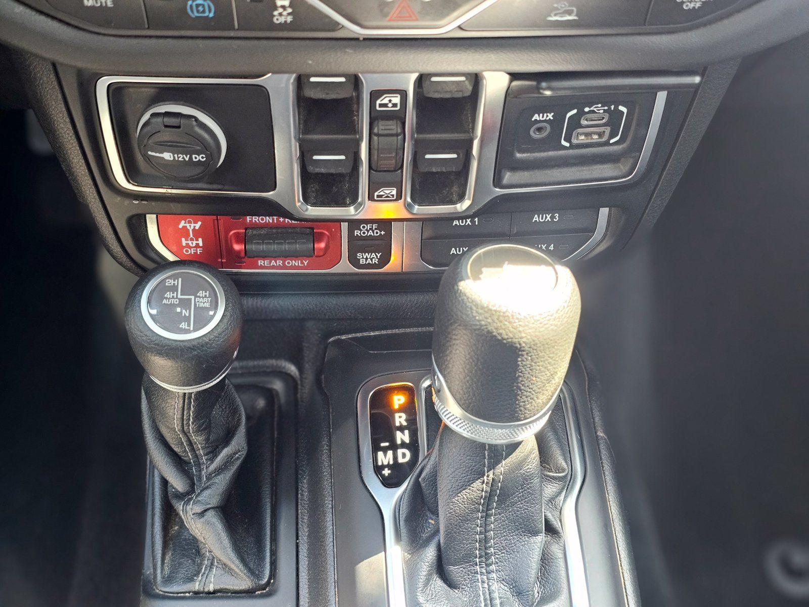Used 2024 Jeep Wrangler Unlimited Rubicon 4xe AWD/4WD image 24