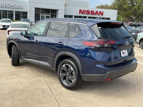 Used 2025 Nissan Rogue SV image 7