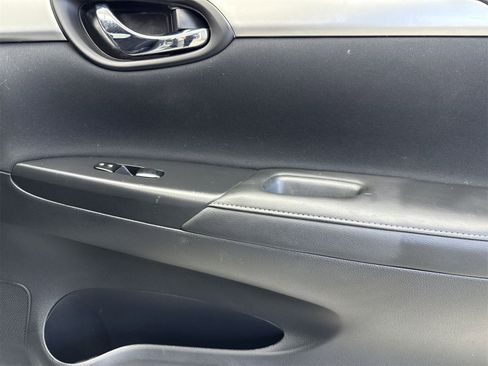 Used 2017 Nissan Sentra S image 32