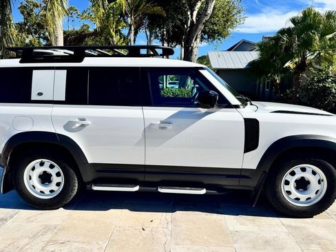Used 2023 Land Rover Defender 110 S image 4