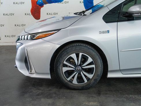 Used 2019 Toyota Prius Prime Premium FWD image 15