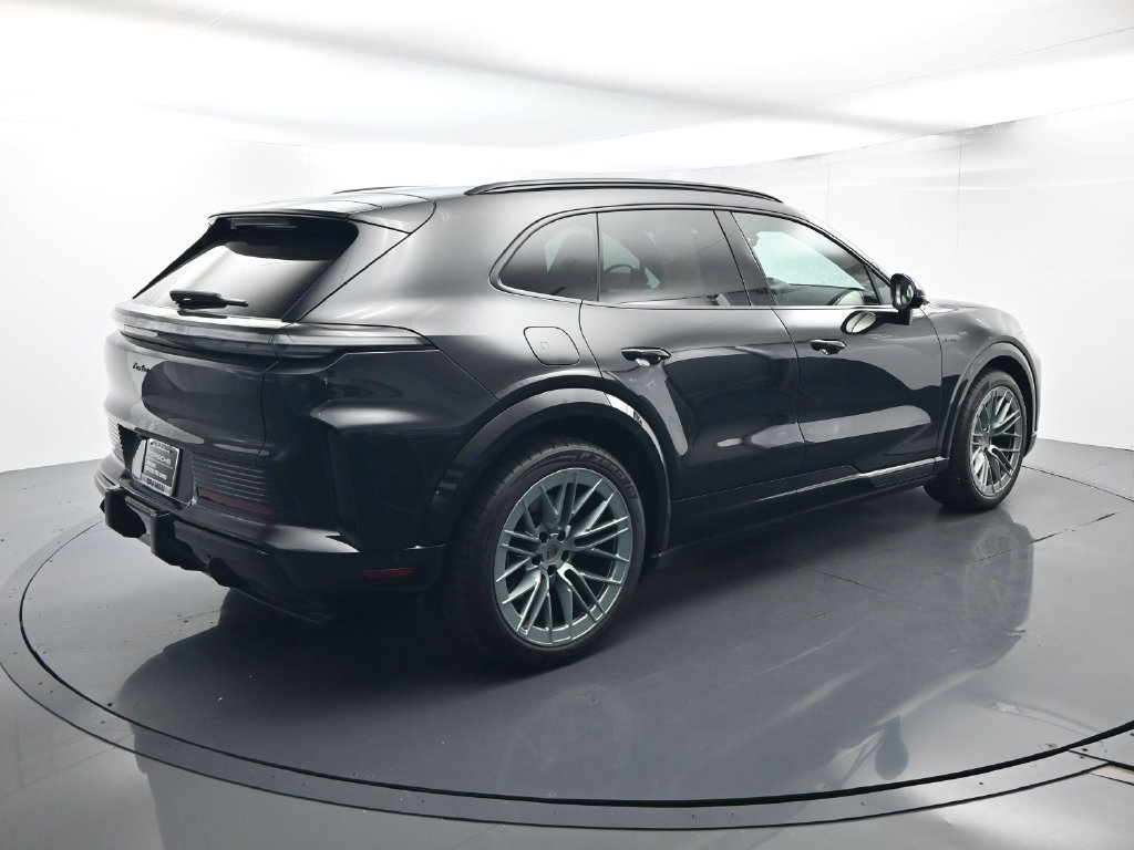 Certified 2026 Porsche Cayenne Turbo AWD/4WD image 15