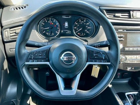 Used 2017 Nissan Rogue S w/ S Appearance Package AWD/4WD image 34