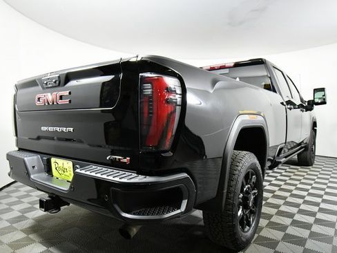 Used 2024 GMC Sierra 2500 AT4 w/ AT4 Premium Plus Package image 11