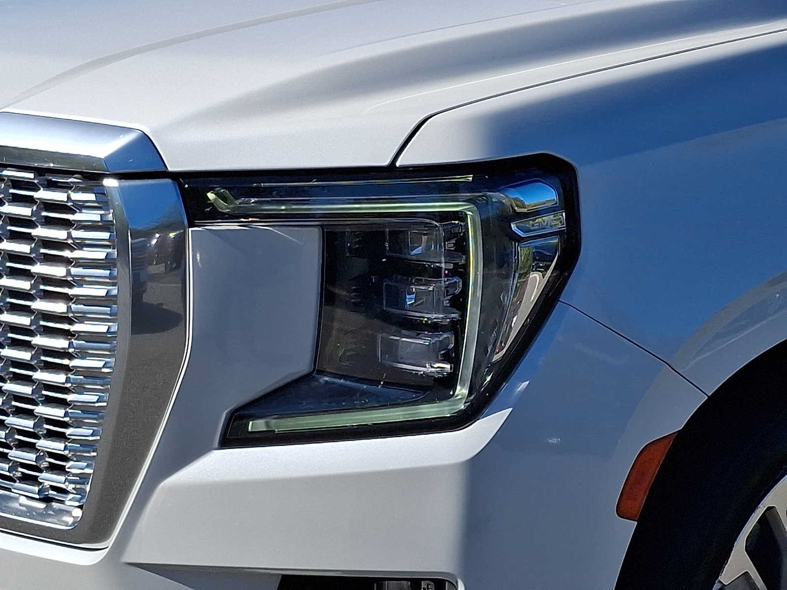 Used 2022 GMC Yukon Denali w/ Max Trailering Package AWD/4WD image 9