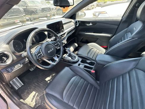 Used 2023 Kia Forte GT-Line w/ GT-Line Premium Package FWD image 6