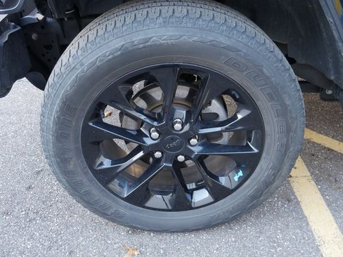 Used 2023 Jeep Wrangler Unlimited Sahara w/ Cold Weather Group image 31