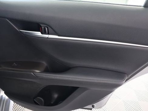 Used 2022 Toyota Camry XLE w/ Navigation Package FWD image 28