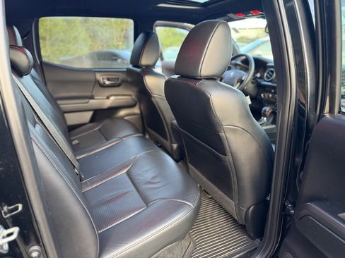 Used 2019 Toyota Tacoma TRD Off-Road image 22