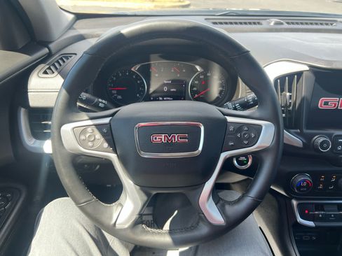 Used 2024 GMC Terrain SLT AWD/4WD image 16