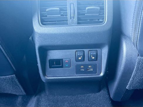 Used 2023 Nissan Rogue Platinum w/ Platinum Premium Package image 26