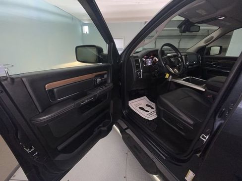 Used 2017 RAM 1500 Laramie RWD image 11