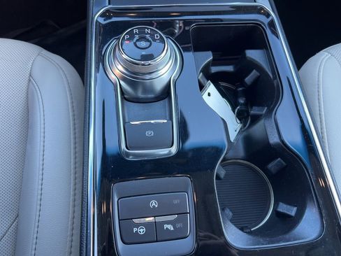 Used 2019 Ford Edge Titanium w/ Equipment Group 301A image 18