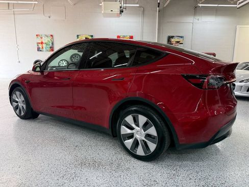 Used 2022 Tesla Model Y Long Range AWD/4WD image 3