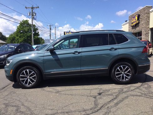 Used 2020 Volkswagen Tiguan SE w/ Panoramic Sunroof Package AWD/4WD image 11
