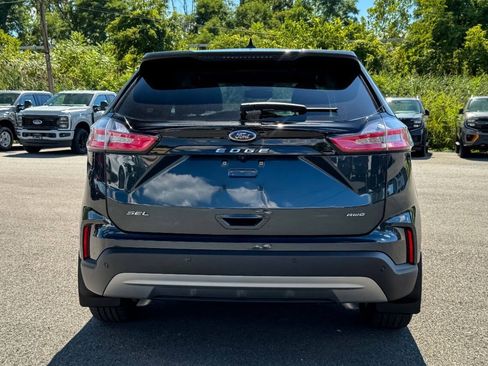 Used 2022 Ford Edge SEL w/ Convenience Package AWD/4WD image 4